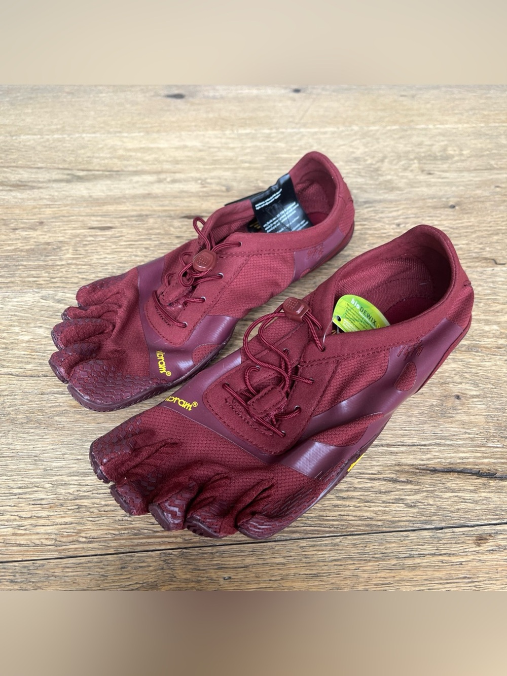Women's US 9-9.5 EU 41 Vibram FiveFingers KSO EVO 19W0702 Burgundy - Picture 2 of 8